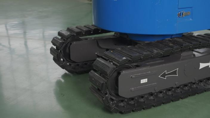 Crawler-Style Vertical Mast Lift AMWP9C-7100